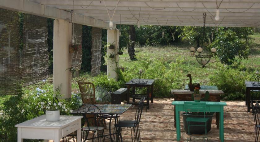 I Trulli Di Acquarossa Aparthotel Чистернино Екстериор снимка